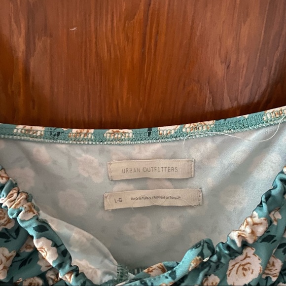 Urban Outfitters Floral Tie Front Cami - Picture 2 of 4